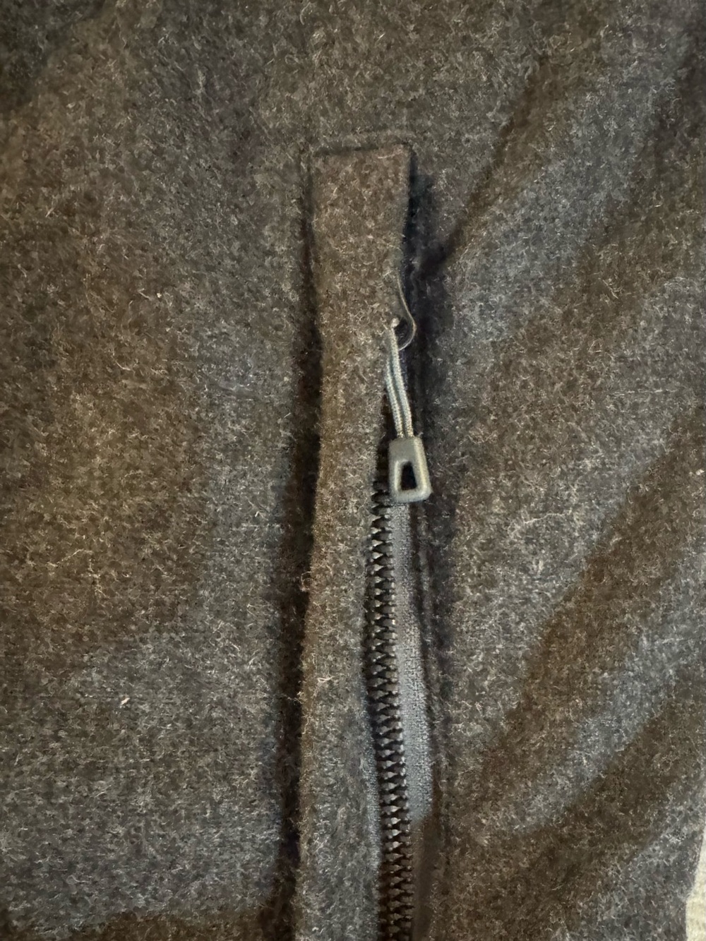 Patagonia Recycled Wool Bomber Men's Charcoal Snap-Front Vest - Picture 6 of 9
